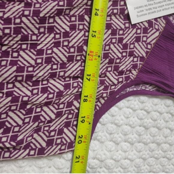 Jaclyn Smith Purple White Sleeveless Top Geometric Pattern Size Medium A(A2-33) - Picture 6 of 8